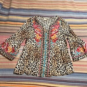 Savanna Jane Leopard Print Embroidered Bell Sleeve V Neck Tunic Top Women's‎ L